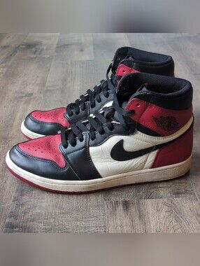 Nike Air Jordan 1 Retro High OG Mens 10 'Black/Red/White' Sneakers